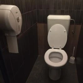 Katakomba - Drink & Darts Budapest - Mosdó