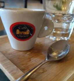 Katica Kávéház és Delikátesz