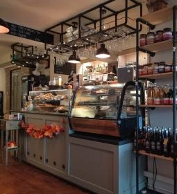 Katica Kávéház és Delikátesz