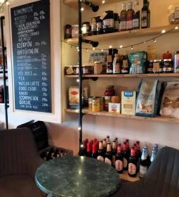 Katica Kávéház és Delikátesz