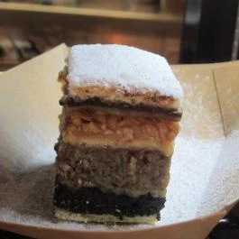 Katsa - Árkád Budapest - Étel/ital