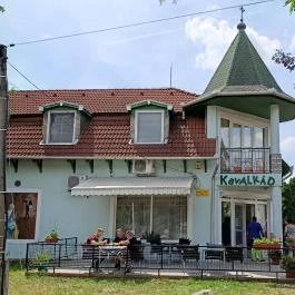 Kavalkád Étterem Gyöngyös - Külső kép