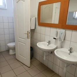 Kavalkád Étterem Gyöngyös - Mosdó