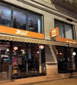 Kelet Kávézó & Galéria