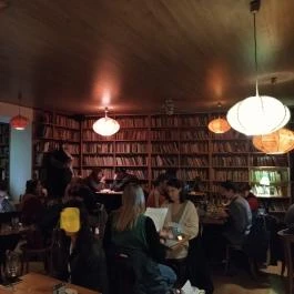 Kelet Kávézó & Galéria, Budapest - Belső