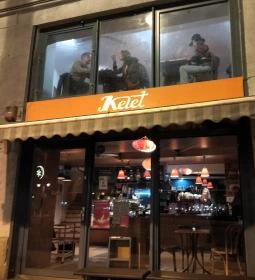 Kelet Kávézó & Galéria