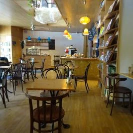 Kelet Kávézó & Galéria, Budapest - Belső