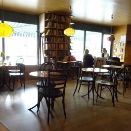 Kelet Kávézó & Galéria, Budapest - Belső