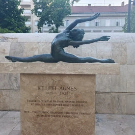 Keleti Ágnes szobra, Budapest - Külső kép