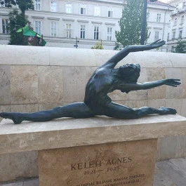 Keleti Ágnes szobra, Budapest - Külső kép