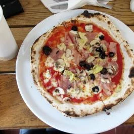 Kemencés Pizza - 16 Budapest - Étel/ital