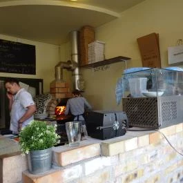 Kemencés Pizza Budapest - Belső