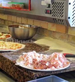 Kemencés Pizza