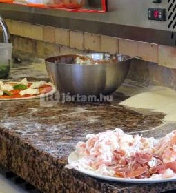 Kemencés Pizza