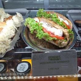 Kemenes Cukrászat - Baross tér Budapest - Étel/ital