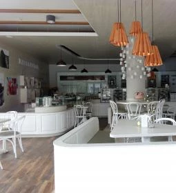 Kemenes Cukrászda & Bisztró