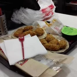 Kentucky Fried Chicken - Arena Mall Budapest - Étel/ital