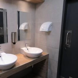 Kentucky Fried Chicken - Újpest Stop Shop Budapest - Mosdó