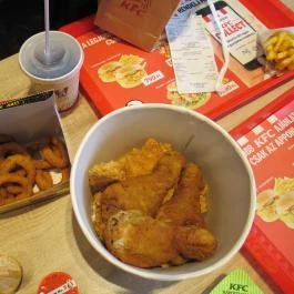 Kentucky Fried Chicken - Újpest Stop Shop Budapest - Étel/ital