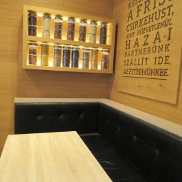 Kentucky Fried Chicken - Újpest Stop Shop Budapest - Belső