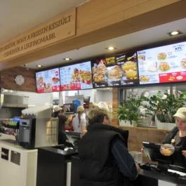 Kentucky Fried Chicken - Újpest Stop Shop Budapest - Belső