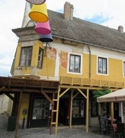 Kereskedőház Étterem és Kávézó