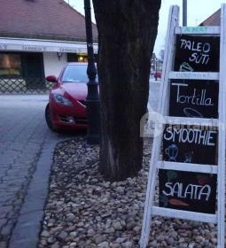 A kert - Salátabár & Biokocsma