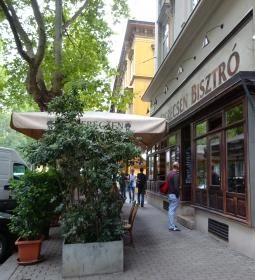 Két Szerecsen Kávéház & Bisztró