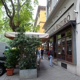 Két Szerecsen Kávéház & Bisztró Budapest - Külső kép