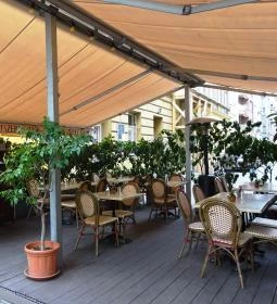 Két Szerecsen Kávéház & Bisztró