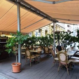 Két Szerecsen Kávéház & Bisztró Budapest - Külső kép