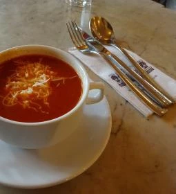 Két Szerecsen Kávéház & Bisztró