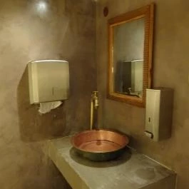 Két Szerecsen Kávéház & Bisztró Budapest - Mosdó