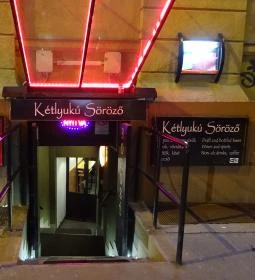 Kétlyukú Söröző-Borozó