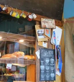 Kettőspont Kávézó