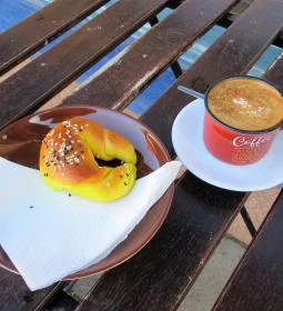 Kettőspont Kávézó