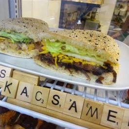 Kicsi Leves & Szendvics Budapest - Étel/ital