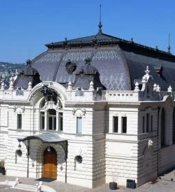 Magyar Királyi Lovarda és Csikós Udvar