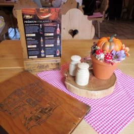 Kis Tirol Étterem Budapest - Egyéb