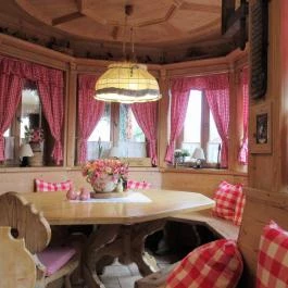 Kis Tirol Étterem Budapest - Egyéb