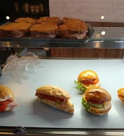 Kiscsibe Reggeliző & Étterem