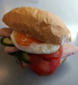 Kiscsibe Reggeliző & Étterem