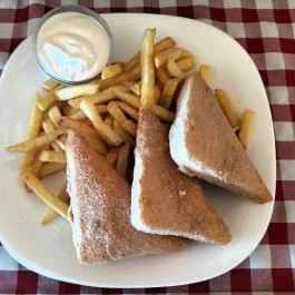 Kisföldes Étterem Tata - Étel/ital