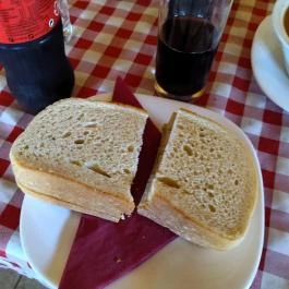 Kisföldes Étterem Tata - Étel/ital