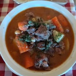 Kisföldes Étterem Tata - Étel/ital