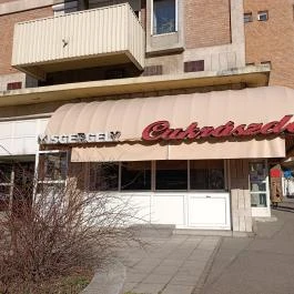 Kisgergely Cukrászda, Miskolc - Külső kép