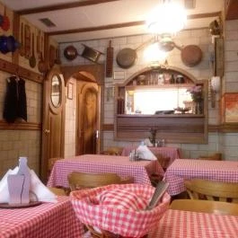 Kisharang Étkezde, Budapest - Belső