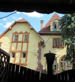 Kisinóc Sörkert & Étterem