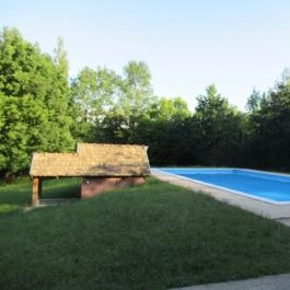 Kisinóci Turistaház Kóspallag - Medence/kert