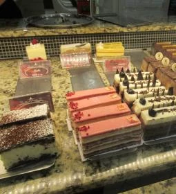 Kiskézműves Cukrászda